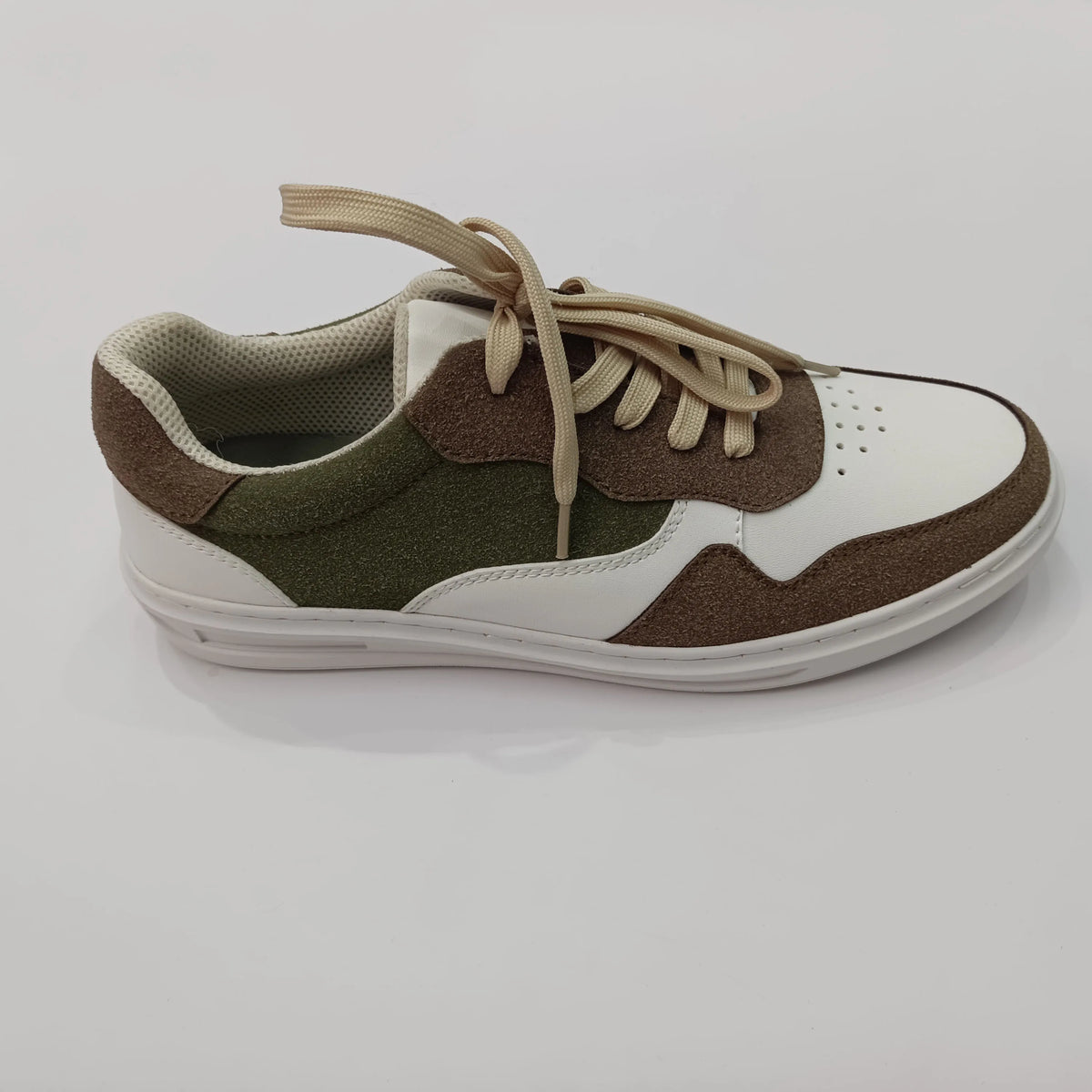 Hot Selling Light Weight Autumn Casual Sneaker Shoe for Man with PU Waterproof Upper Soft Cushioning Breathable Fashion Trend
