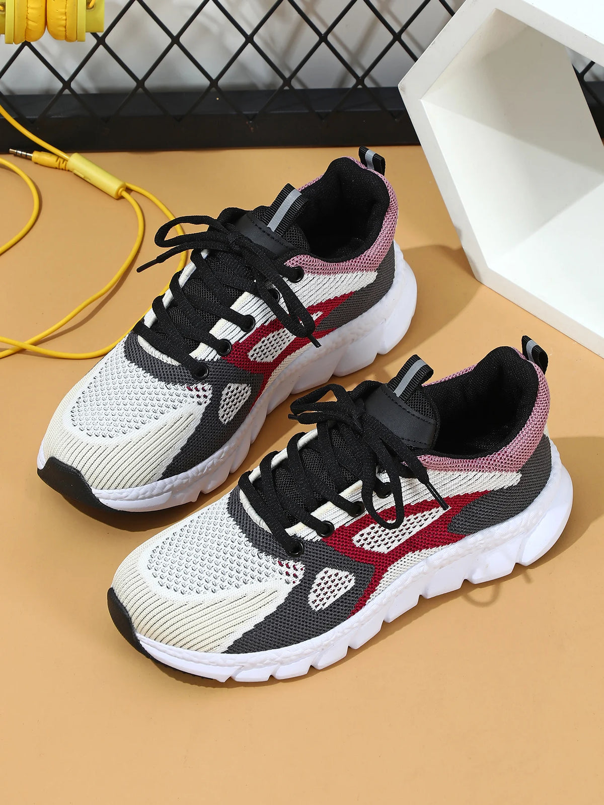Custom Drop Shipping Unisex Men Women Casual Outdoor Walking Running Sport Sneakers Anti-Slip Four Seasons Chunky Female Shoes