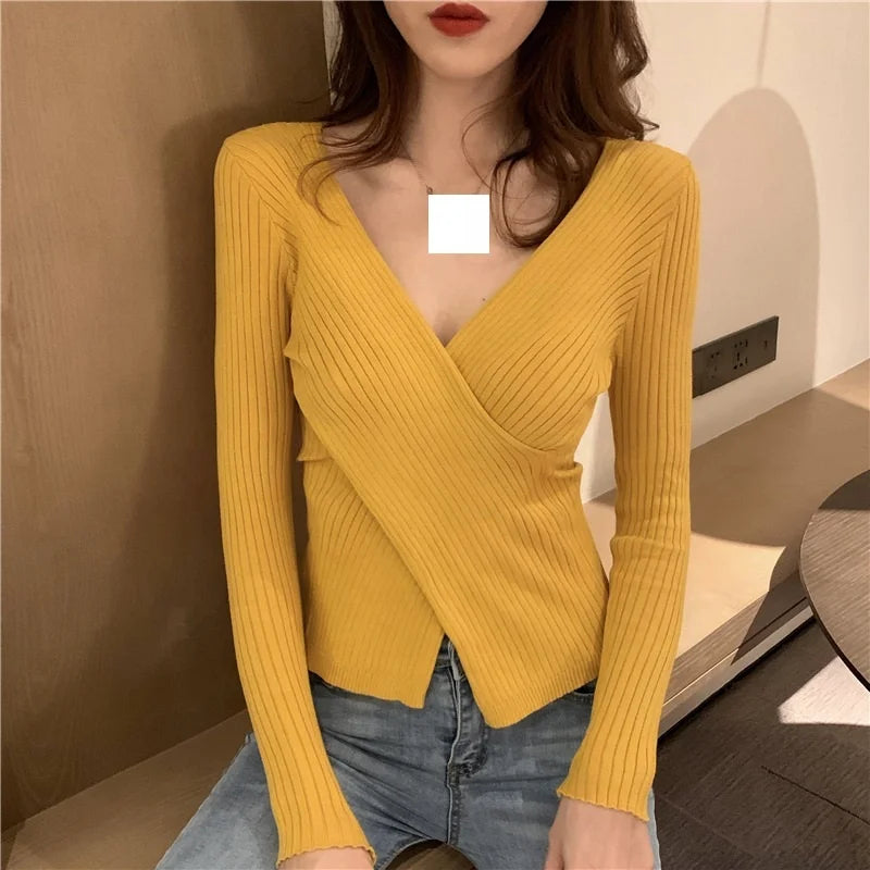 3, 2025 Autumn Women's New V-neck Sweater Long-sleeved Slim Knit Top Inner Shirt