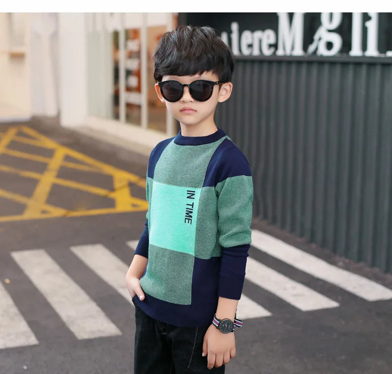 Boy's boy's round collar sweater, children's knitwear.