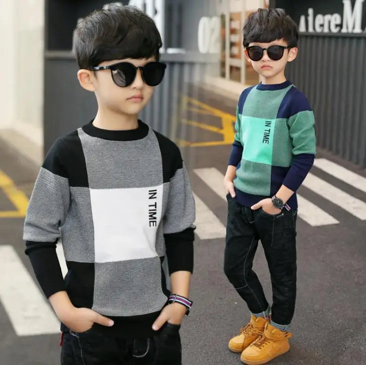 Boy's boy's round collar sweater, children's knitwear.