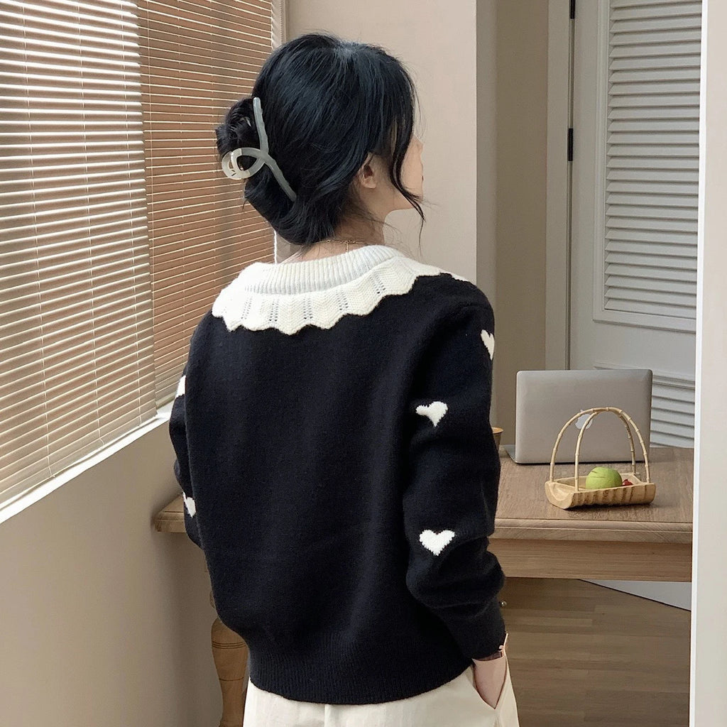 Spring Lady New Arrival Free Size Loose Fitting V-neck Long Sleeves love Heart Sweater Cardigan