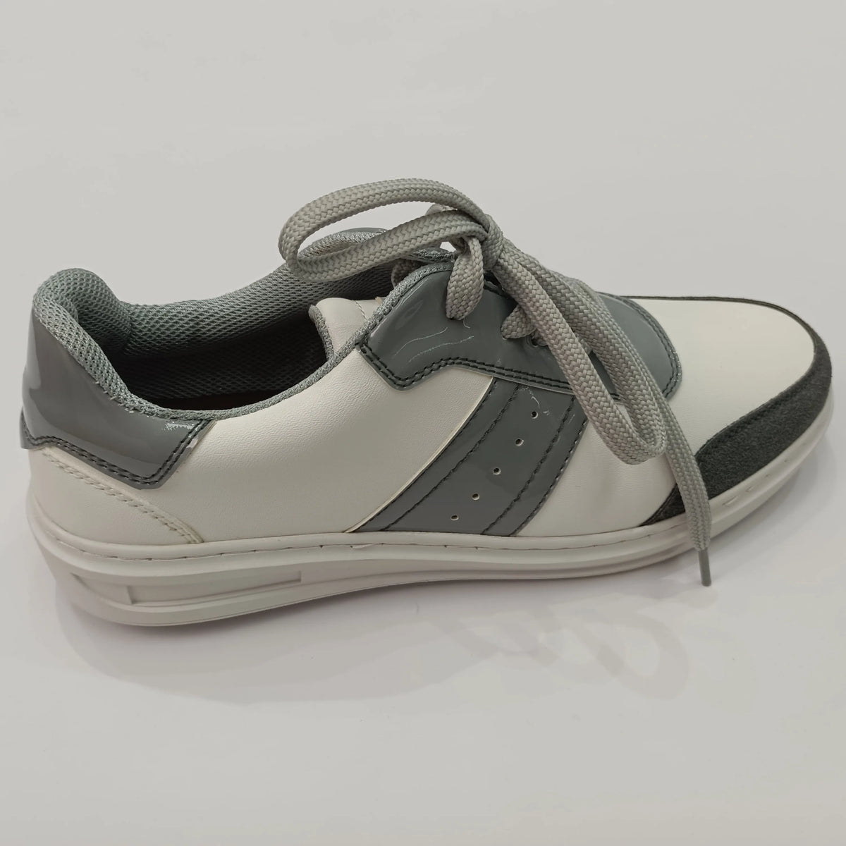 Hot Selling Light Weight Autumn Casual Sneaker Shoe for Man with PU Waterproof Upper Soft Cushioning Breathable Fashion Trend
