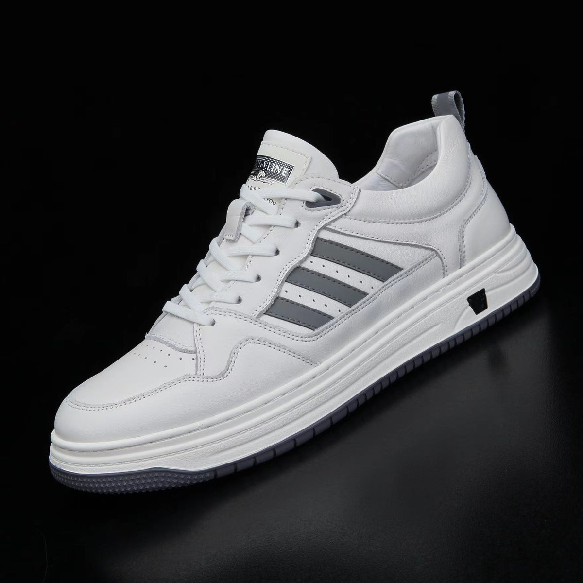 Men's White Sneakers 2026 New Spring Model, Pure Cowhide Leather, Ultra-Light, Breathable, Versatile, Casual Sports Sneakers