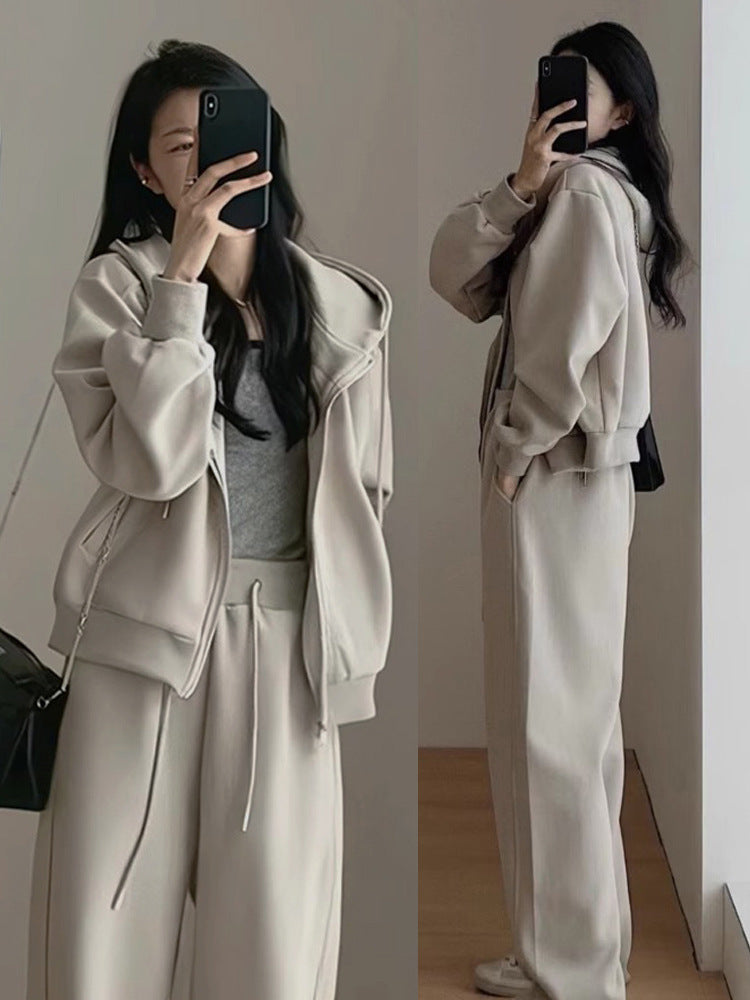 Early Autumn Clothing with a Complete Set of Tea-Style Suits for Women, High-End Hooded Sweatshirts, Wide-Leg Pants, Sports and Leisure Two-Piece Set