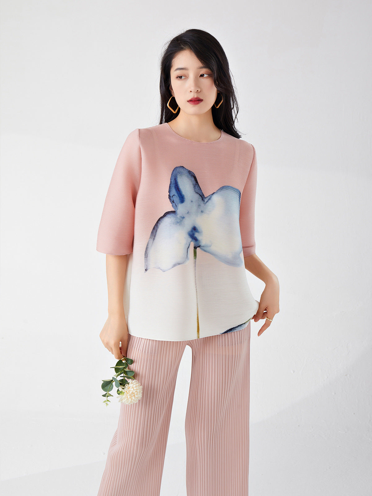 Miyake-Style Round-Neck Long-Sleeve Top for Women, Loose-Fitting Printed Five-Quarter Sleeve High-End Gradient Pullover, Commuter Pleated T-Shirt