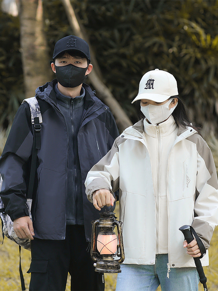 New Outdoor Couple Jacket Three-In-One Windproof and Waterproof Jacket with Removable Liner and Customizable Jacket