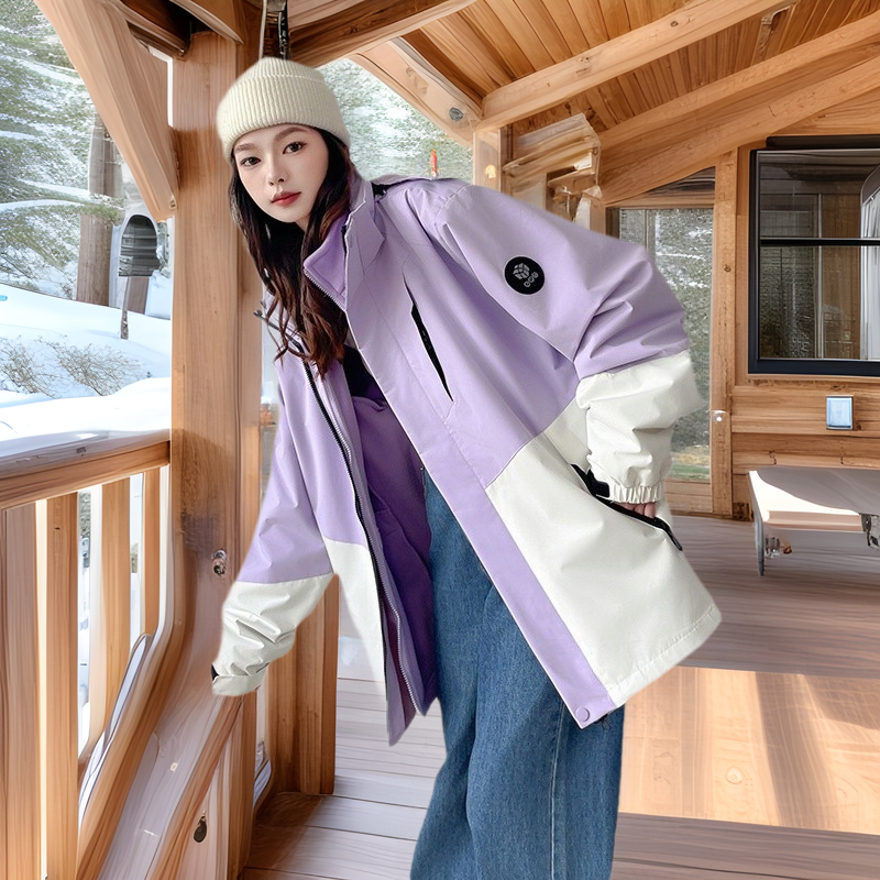 Three-In-One Detachable Autumn and Winter Jacket for Couples, Unisex Windproof and Waterproof Mountaineering Clothing with Fleece Lining