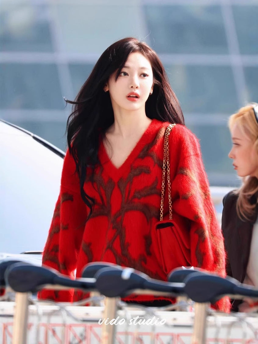 Chen Du Ling Ning Yizhuo's Red V-neck Sweater Women's Autumn and Winter Lazy Soft Waxy Mahair Knitted Upper