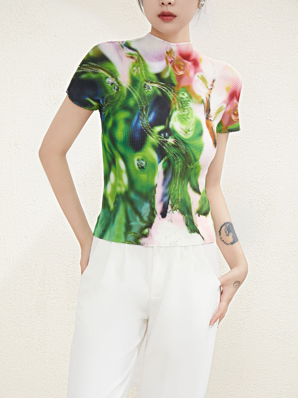 Miyake Design-Inspired Printed T-Shirt, New Fashion Print, Elegant and Slimming, Versatile, High-End Thin Pleated Top for Women