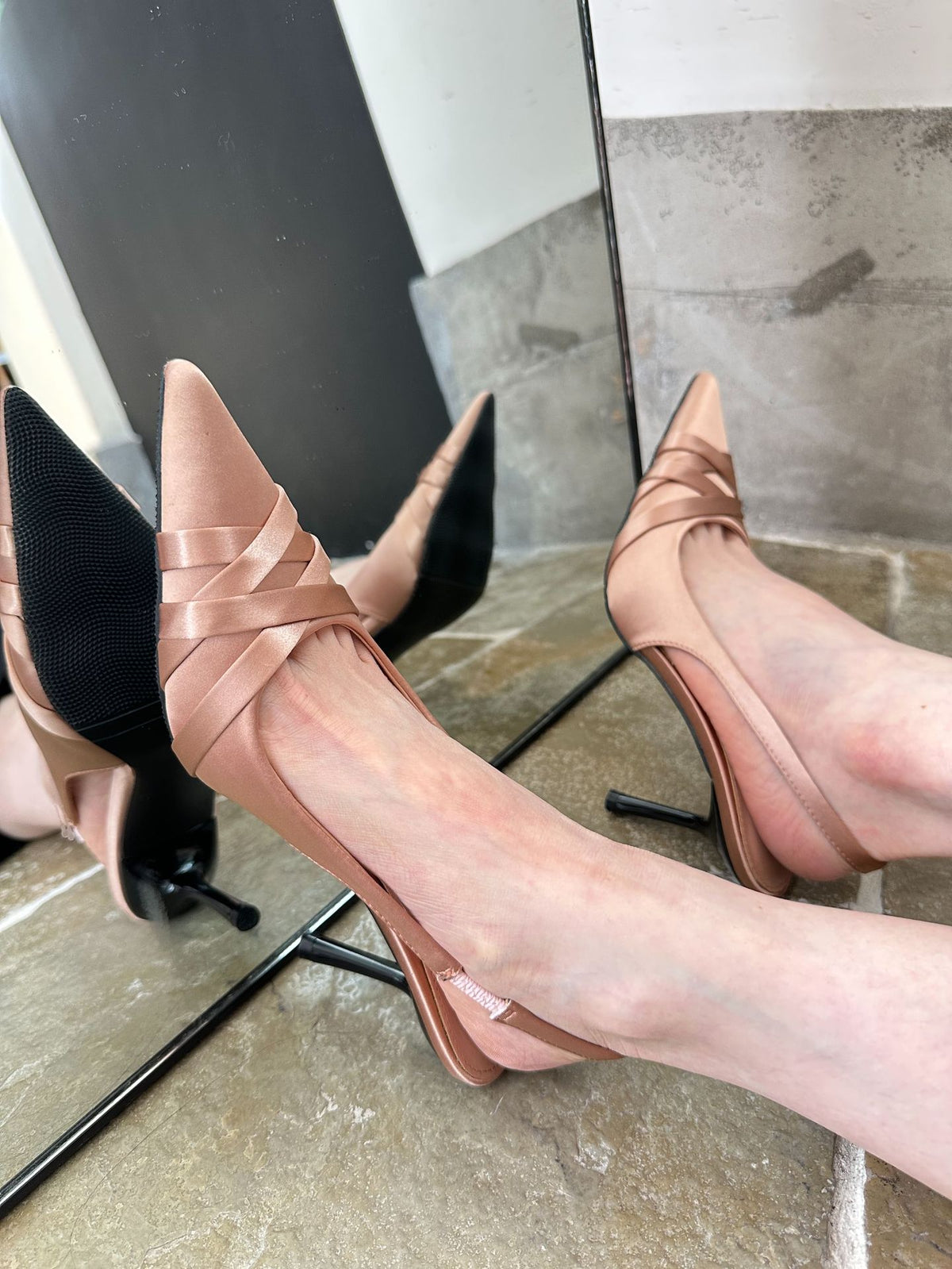 girls Niche High Heels, Simple Shoes, 2025 Spring and Summer New Style Silks and Satins Pointed Toe Shallow Mouth Stiletto Heel Toe Sandals