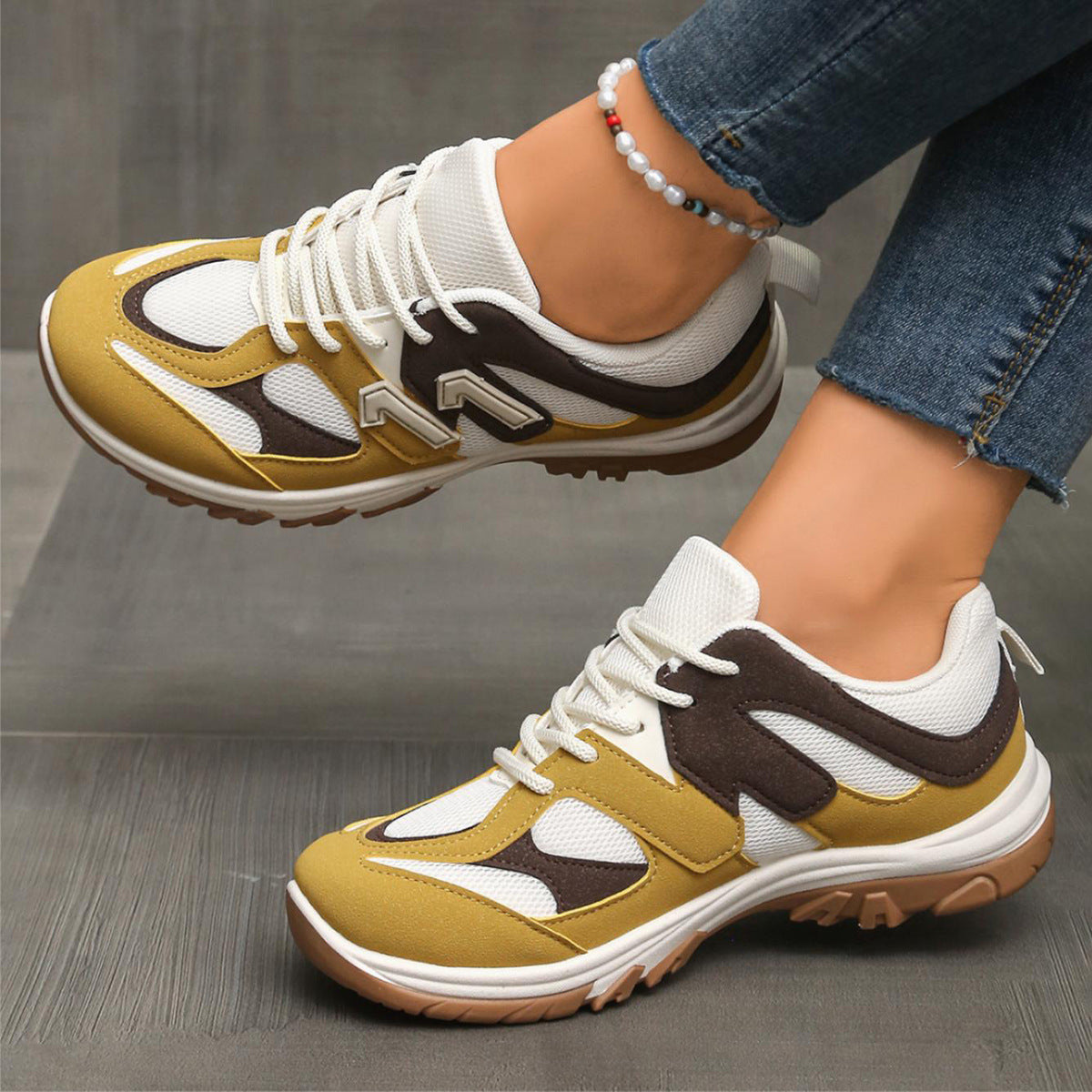 2025 Autumn New Sports Casual Shoes 42 Large Size Women's Shoes Thick Sole Anti-Slip Lace-Up Student Running Shoes Single Shoes