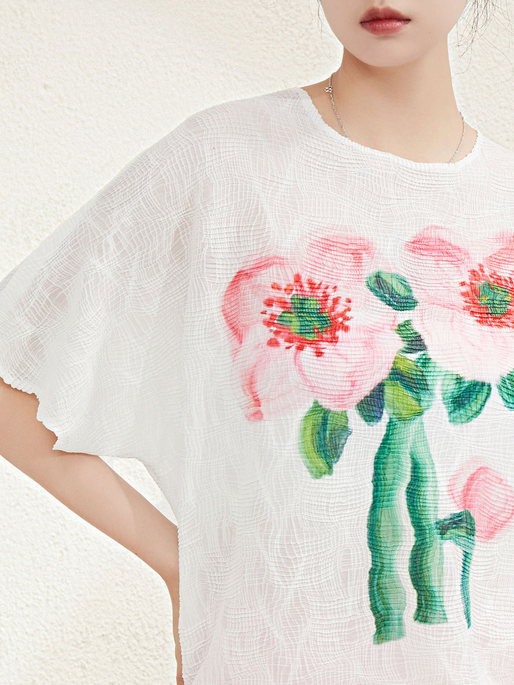 Age-Reducing Floral Print Pleated Round Neck Loose Short-Sleeved T-Shirt for Women in Summer, Super Nice-Looking, Unique and Chic Top