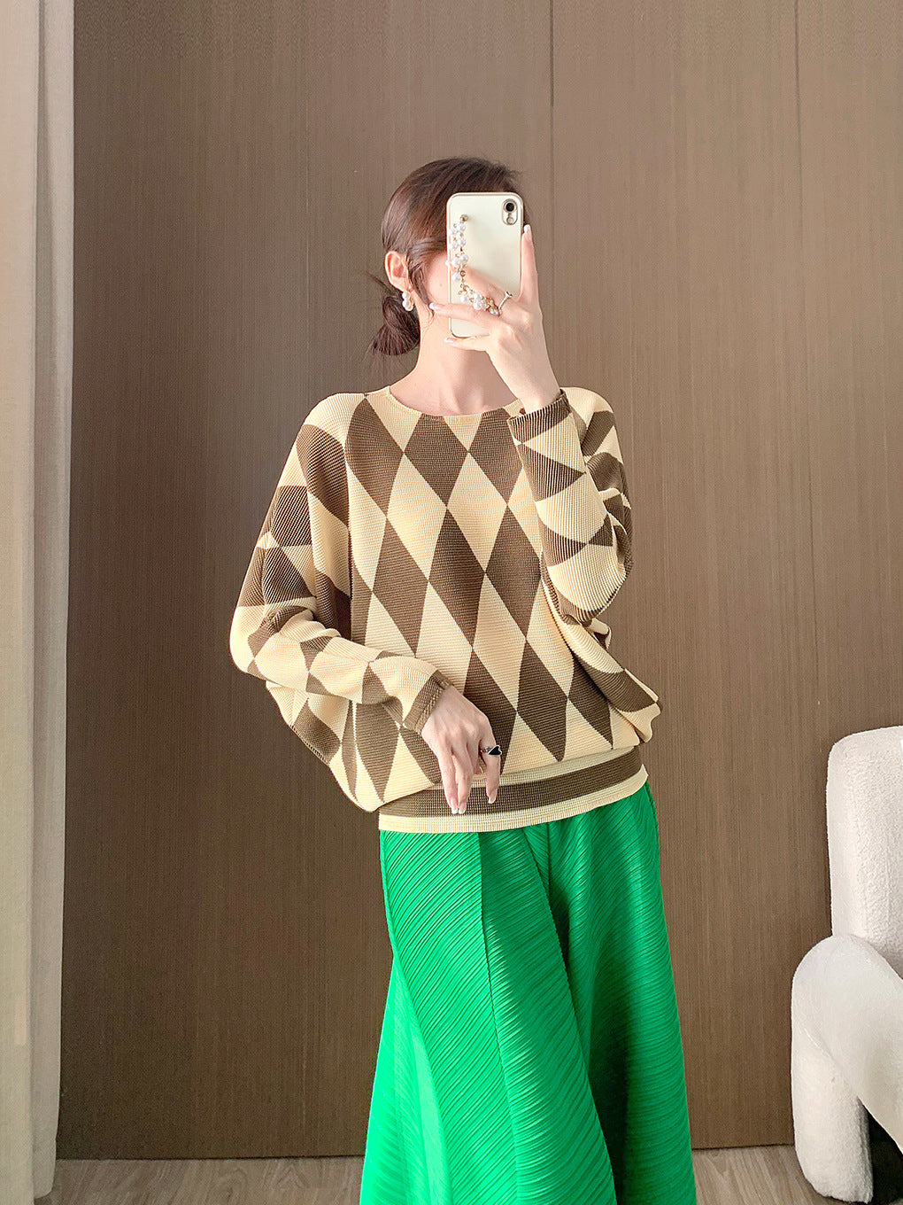 2024 Early Spring New Fashion Pleated Top Women's Miyake Design Sense Batwing Shirt Loose Pullover Sweater for Women