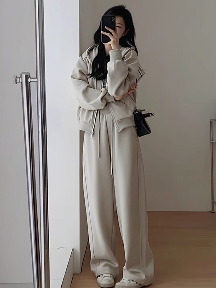 Early Autumn Clothing with a Complete Set of Tea-Style Suits for Women, High-End Hooded Sweatshirts, Wide-Leg Pants, Sports and Leisure Two-Piece Set