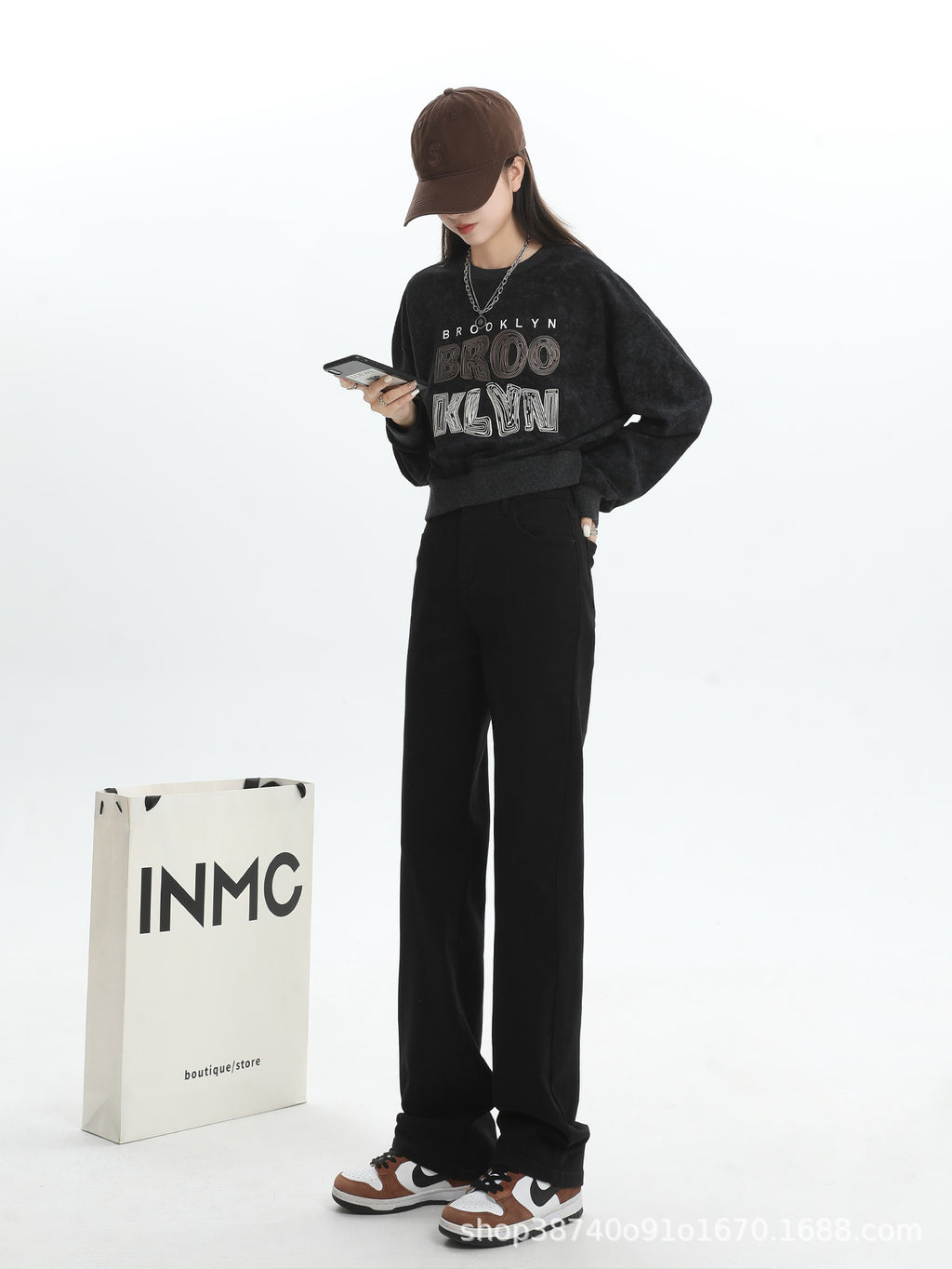 High Waist Straight Leg Jeans Women's Spring Wear 2025 New Pear Shaped Body Slimming Drop Sense Narrow Edition Small Straight Leg Trousers