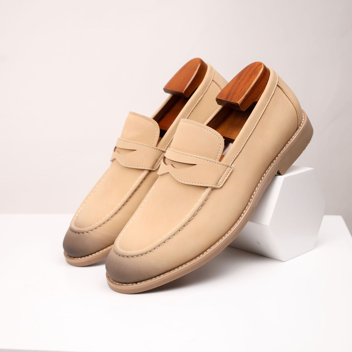 Light-colored Loafers Men's Casual Leather Shoes Men's British-style Business Genuine Leather Shoes Anti-velvet Fashion Cross-border plus size