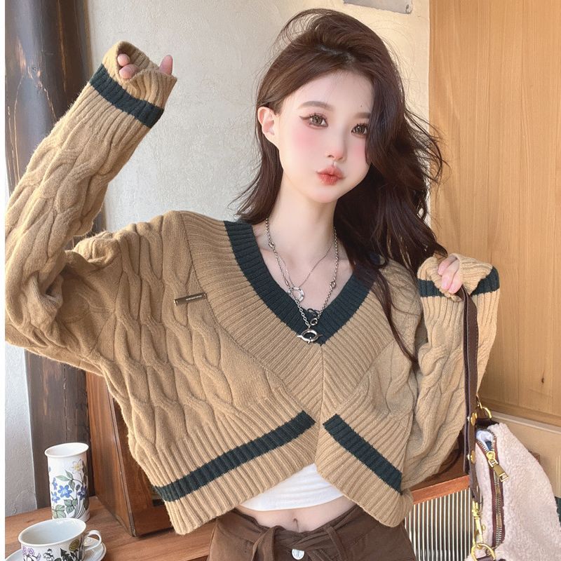 2024 Winter New Lazy Wind Explosions Thickened Sweater T-shirt Sweet Spice Girl Fashion Niche Design V-neck Top for Women