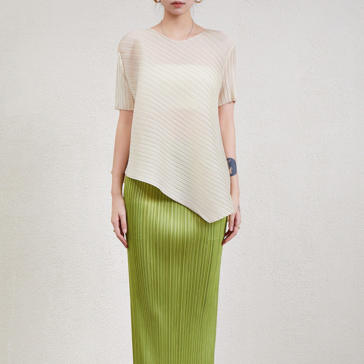 Miyake Thin Pure Color Women's T-Shirt Summer New Versatile Casual Slightly See-Through Asymmetrical Pullover Short-Sleeved Top for Women