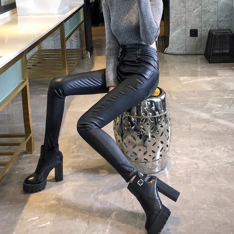 Matte Pu Leather Pants for Women, Fleece-Lined, High-Waisted, 2025 New Style, Slimming Versatile Skinny Leggings for Women, Suitable for Outerwear