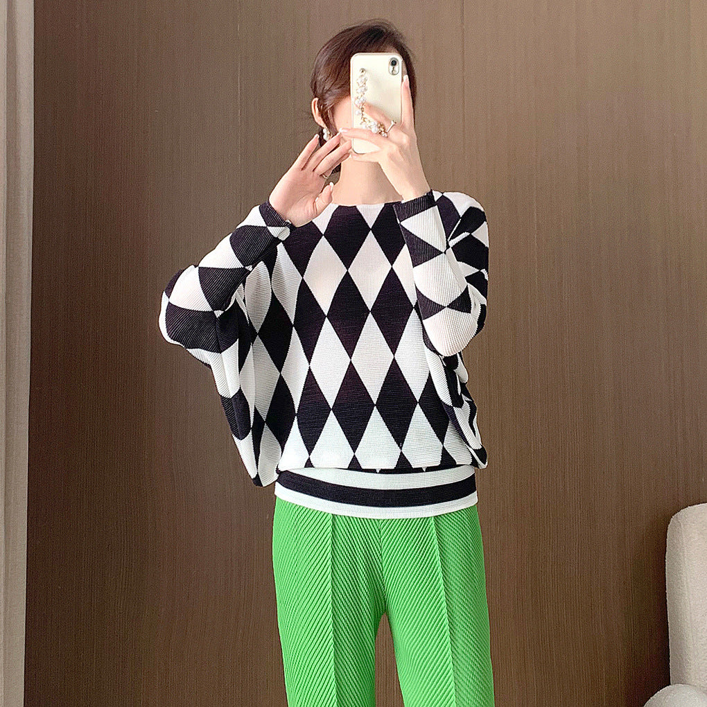 2024 Early Spring New Fashion Pleated Top Women's Miyake Design Sense Batwing Shirt Loose Pullover Sweater for Women