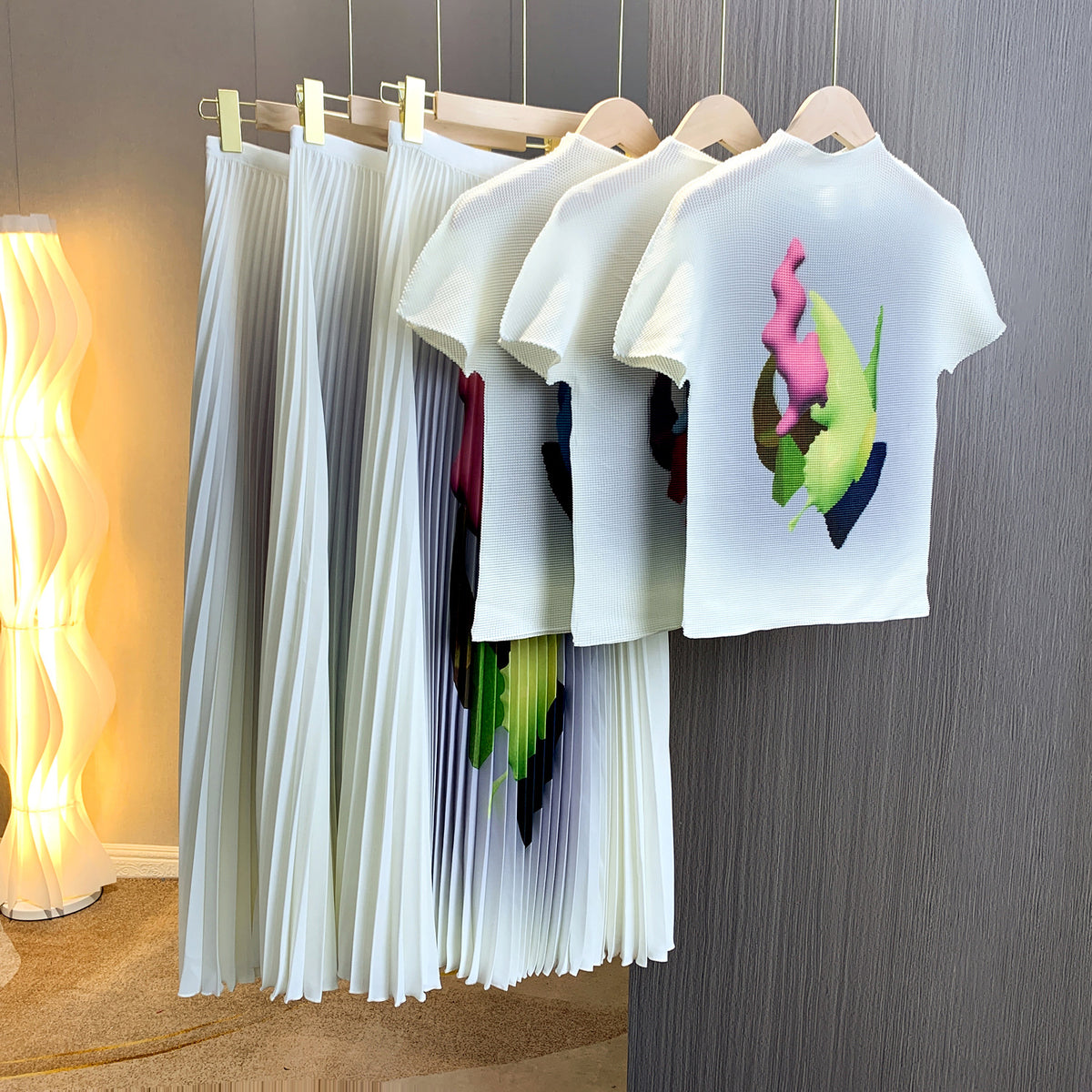 Factory Direct Approval New Miyake Corn Grain Print Art Graffiti Slim-fit Slimming Top Pleated Skirt Two-piece Set