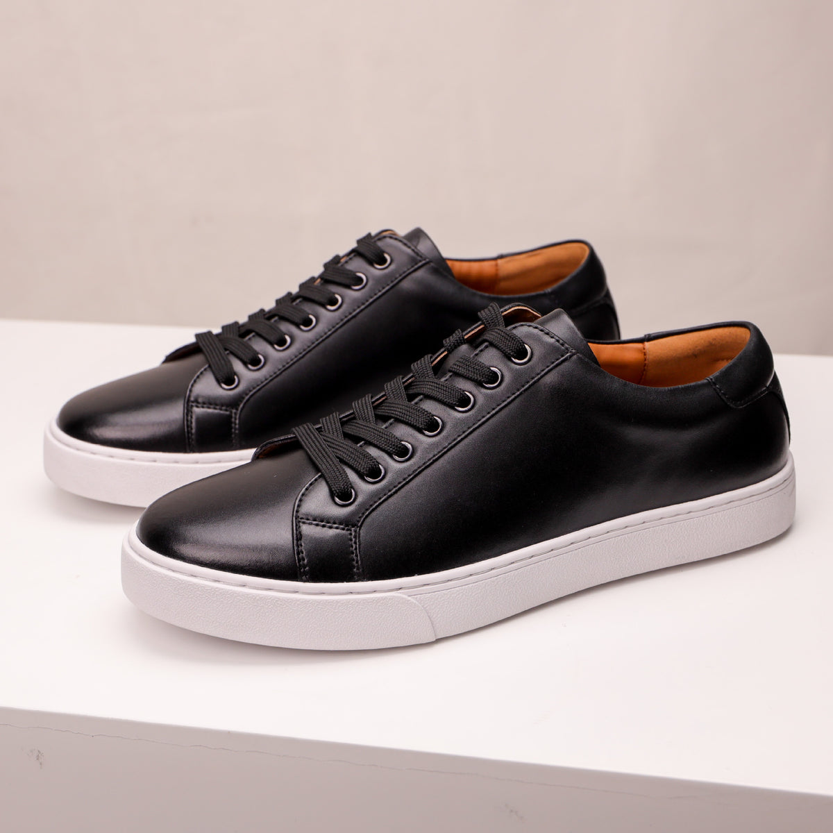 plus size Vintage Men's White Shoes All-match Sneakers Business Casual Leather Shoes Men's Leather Soft Sole Board Shoes Cross-border Men's Shoes
