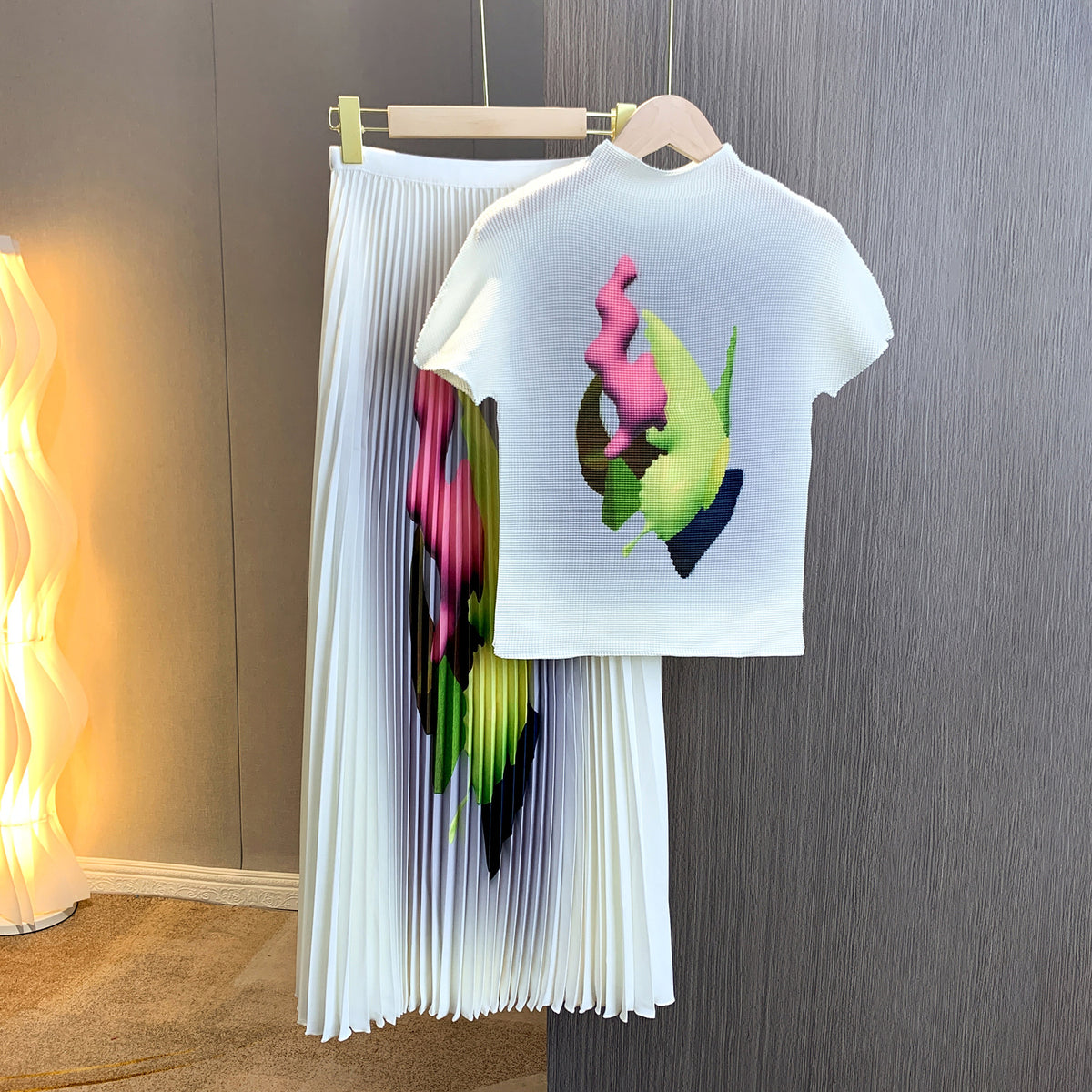 Factory Direct Approval New Miyake Corn Grain Print Art Graffiti Slim-fit Slimming Top Pleated Skirt Two-piece Set