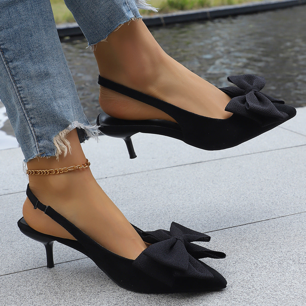 Niche Leopard Print High Heels for Women 2024 Spring and Summer New Style Retro Elegant Elegant Stiletto Pointed Toe Sandals