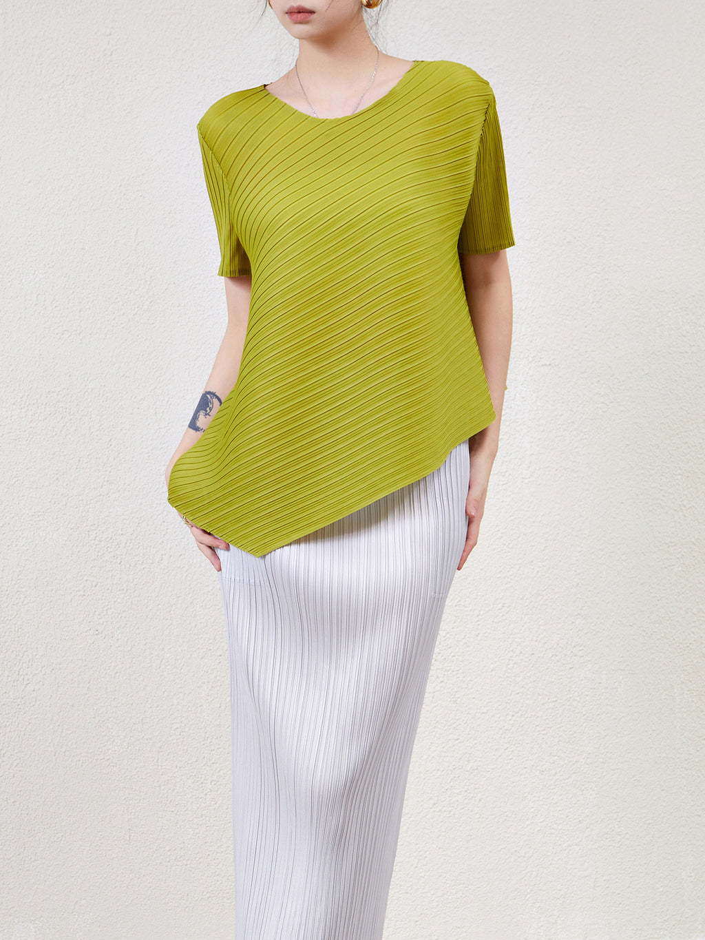 Miyake Thin Pure Color Women's T-Shirt Summer New Versatile Casual Slightly See-Through Asymmetrical Pullover Short-Sleeved Top for Women