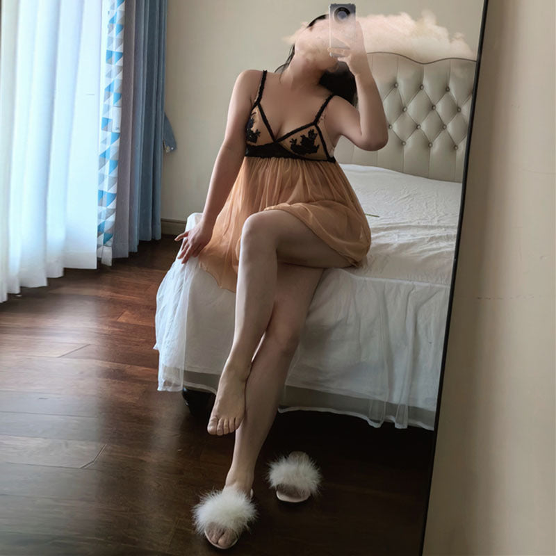 Real Shot of Plus-Size Fat Woman 100kg Sexy and Alluring Sleepwear Lace Mesh See-Through Camisole Nightdress 7806 Sexy