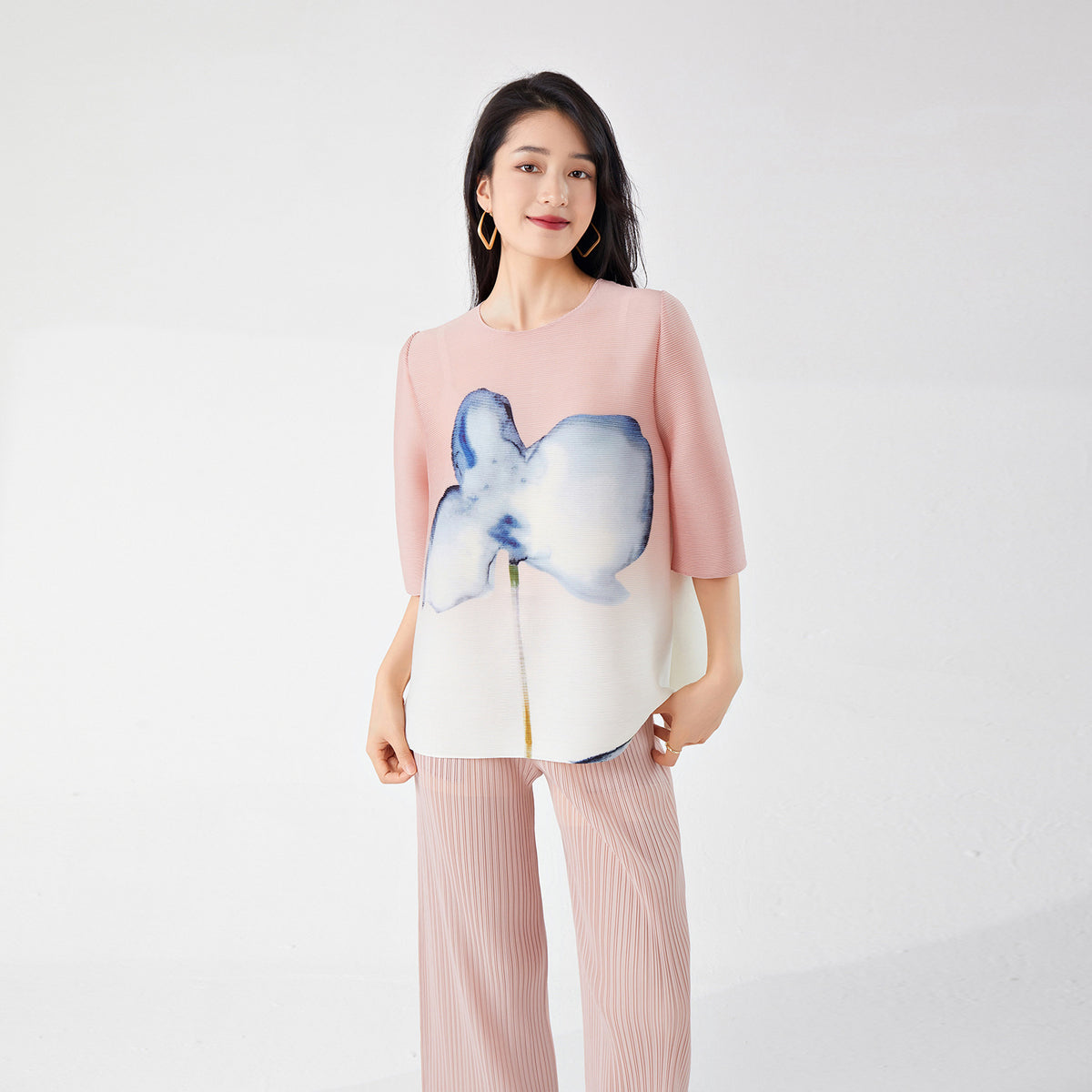 Miyake-Style Round-Neck Long-Sleeve Top for Women, Loose-Fitting Printed Five-Quarter Sleeve High-End Gradient Pullover, Commuter Pleated T-Shirt
