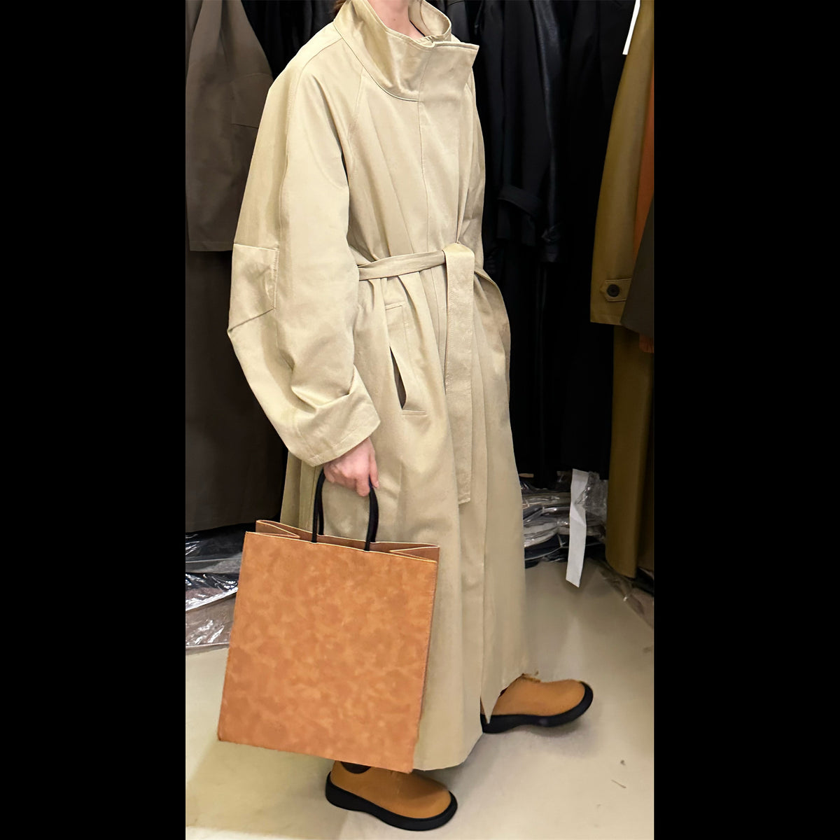 2026 Autumn High-End Stylish Minimalist Chic Lazy Style Solid Color Long Stand Collar Trench Coat for Women