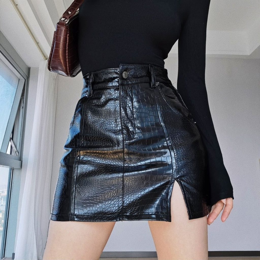 European and American Hot Girl Short Skirt Spring & Fall High-Waisted Versatile Tight-Fitting Slimming Look Hip-Covering Crocodile Pattern Leather Skirt Slit Skirt for Women