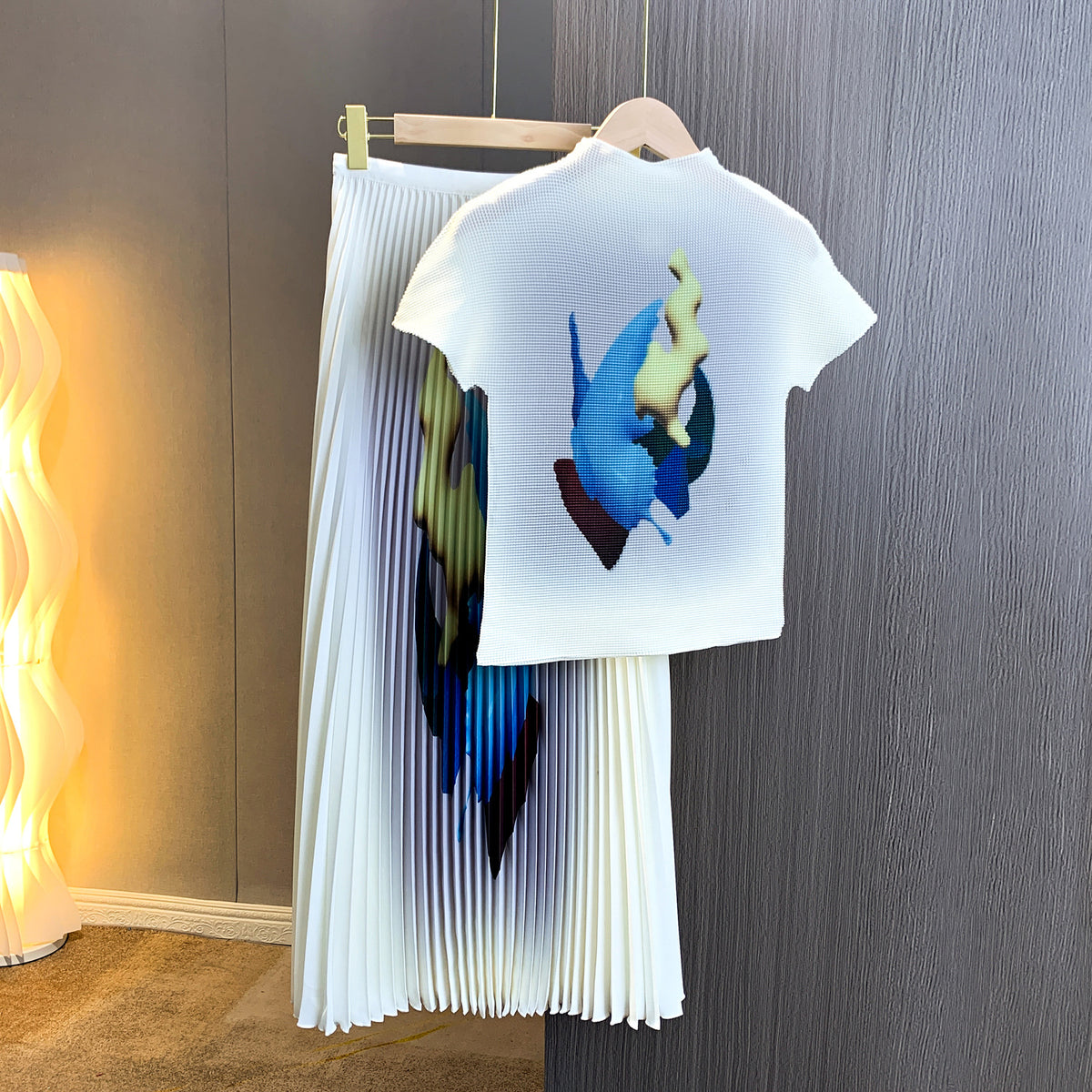 Factory Direct Approval New Miyake Corn Grain Print Art Graffiti Slim-fit Slimming Top Pleated Skirt Two-piece Set