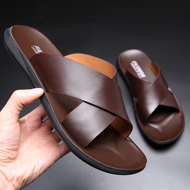 Summer New Outdoor Wear Slippers Men's Genuine Leather Korean Style Fashionable Men's Sandals Non-Slip Slides Men's Beach Shoes