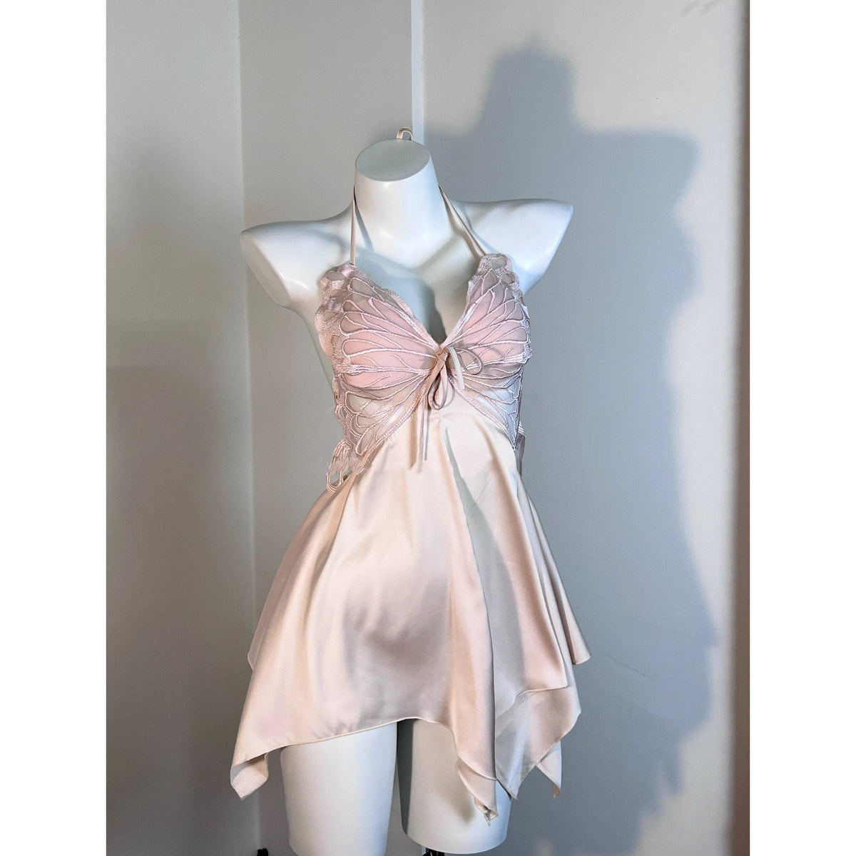 Sexy Pajamas Women's Ice Silk Sling Butterfly Lace Belt Chest Pad Pure Desire High-end Style Dating Battle Gown Nightgown Women's Summer