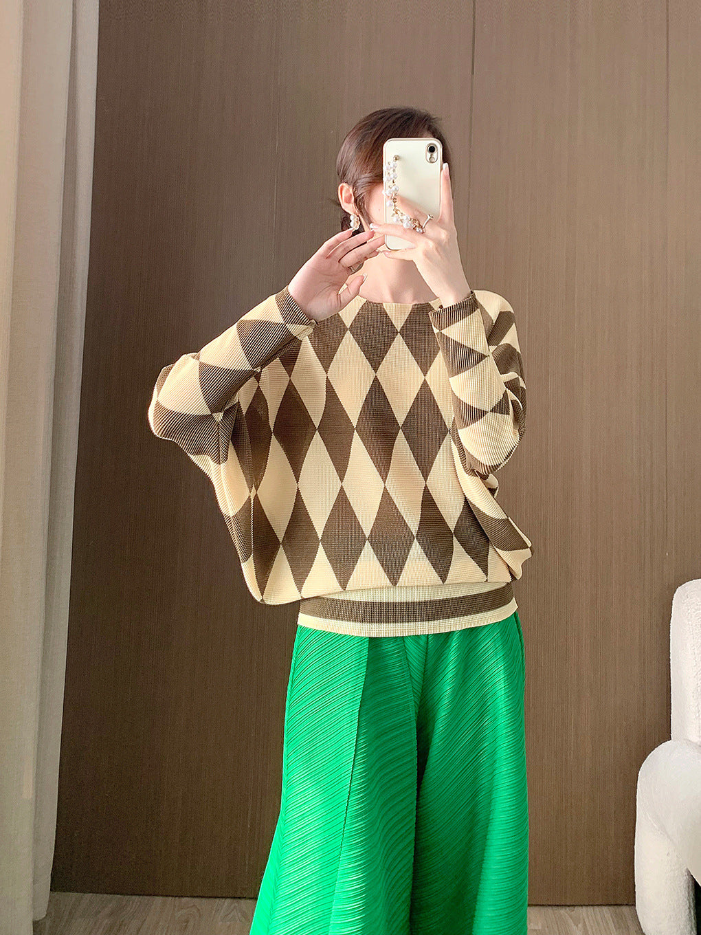2024 Early Spring New Fashion Pleated Top Women's Miyake Design Sense Batwing Shirt Loose Pullover Sweater for Women