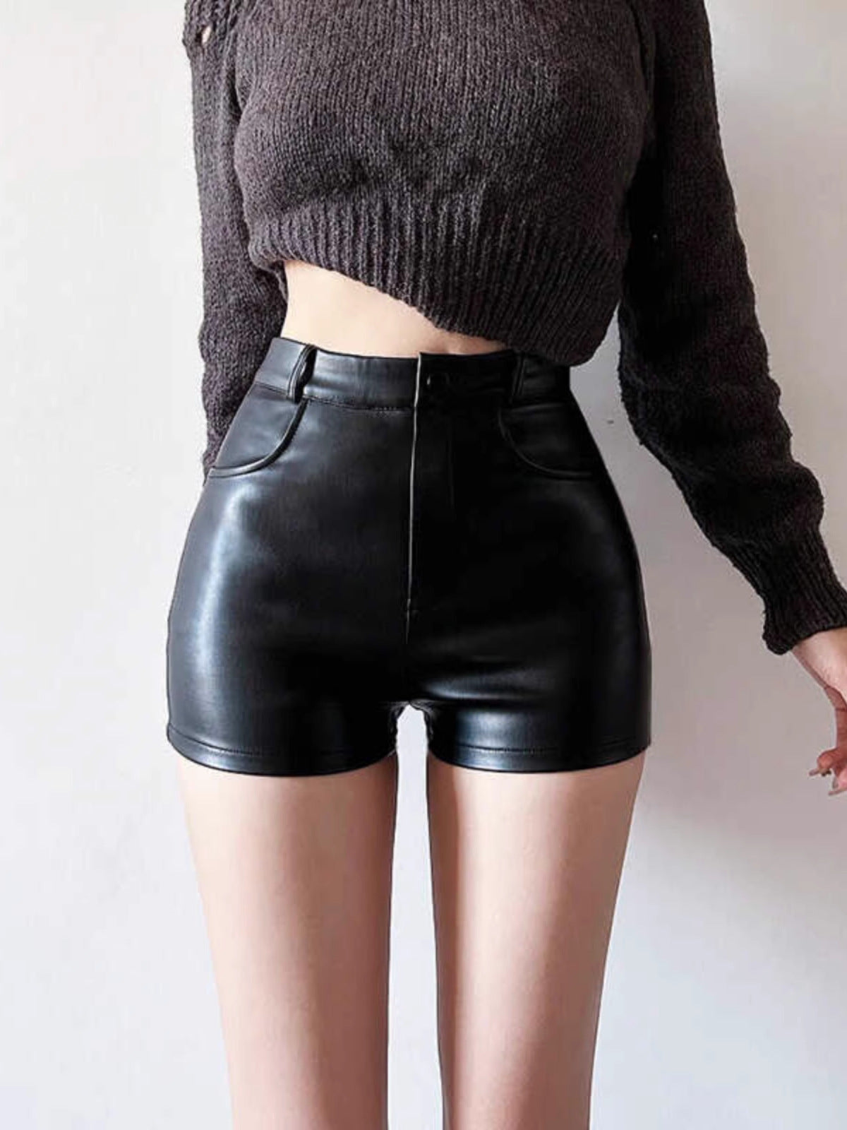 Black Leather Shorts for Women, Spring and Autumn 2026 New Korean Style, High-Waisted, Sexy, Fashionable Suit-Style Boot Shorts