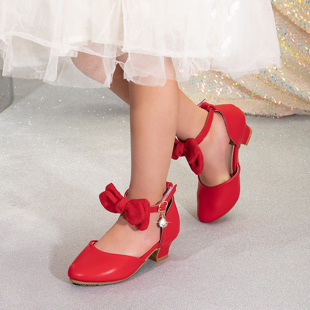 Cross-border new girls princess shoes little girls hollow bow sandals children dance performance dress high heels
