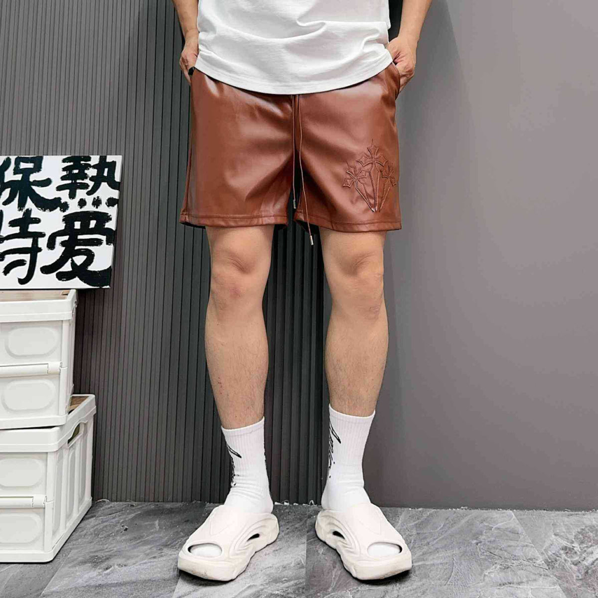 300g Eco-friendly PU Leather American Style Vintage Men's Foil Leather Embroidered Leather Shorts Loose Casual All-match Fashion Leather Pants