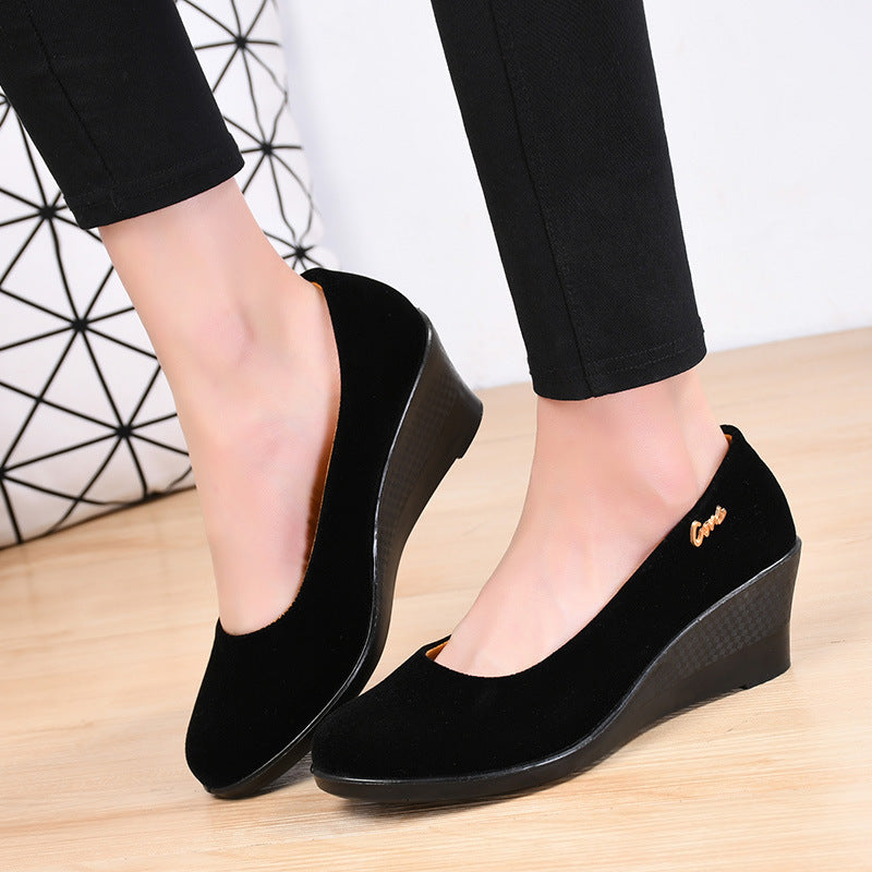 Black Polyurethane Mom Shoes with Thick Soles and Wedge Heels, Women's Ceremonial Shoes, Ladies' Hotel Work Shoes, Traditional Beijing Cloth Shoes for Women