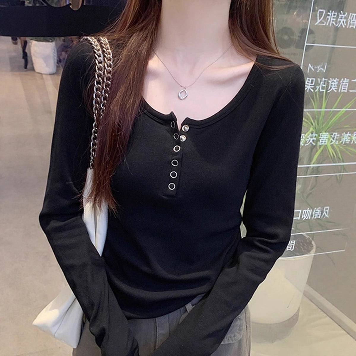 Early Autumn Slim-Fit Button Design Long-Sleeve T-Shirt for Women, New Casual Slimming Regular Shoulder Top Base Shirt