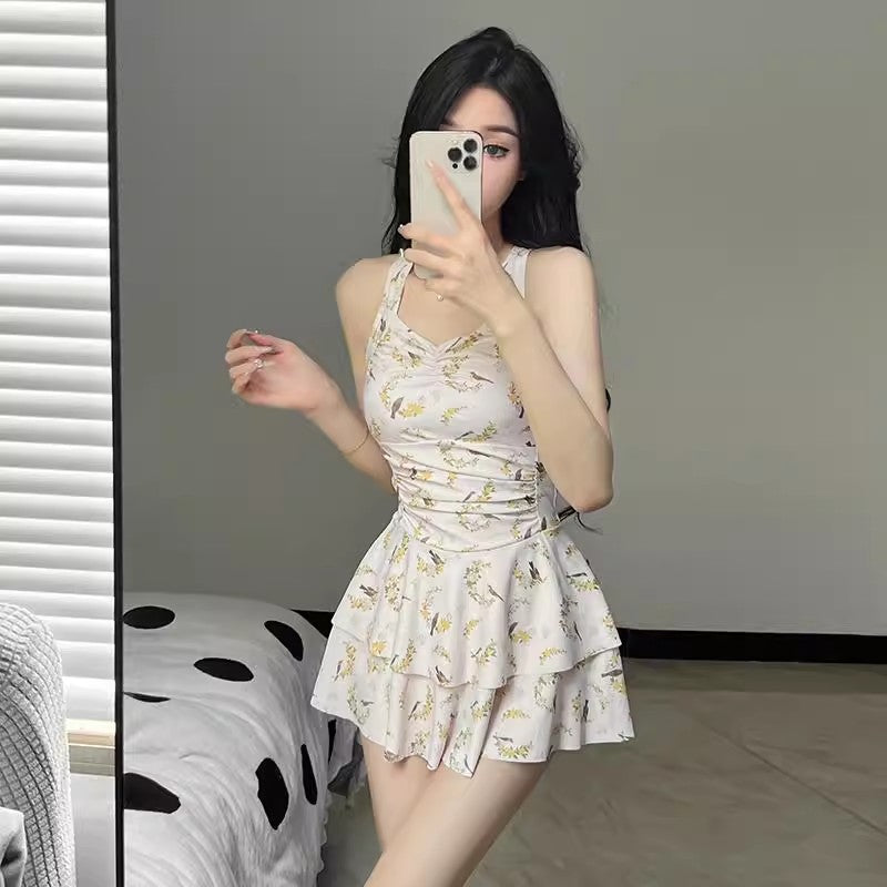 Swimwear Women's 2025 New High-end Sense Conservative Girl's Floral Slim-fit Slim-fit Hot Spring Vacation Swimwear