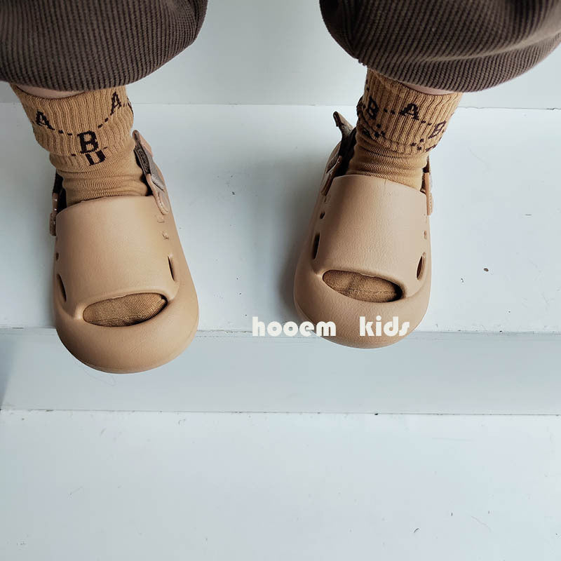 Children's Sandals Men and Women's Children Wading Baotou Waterproof Hole Beach Shoes Sports Outdoor Slippers