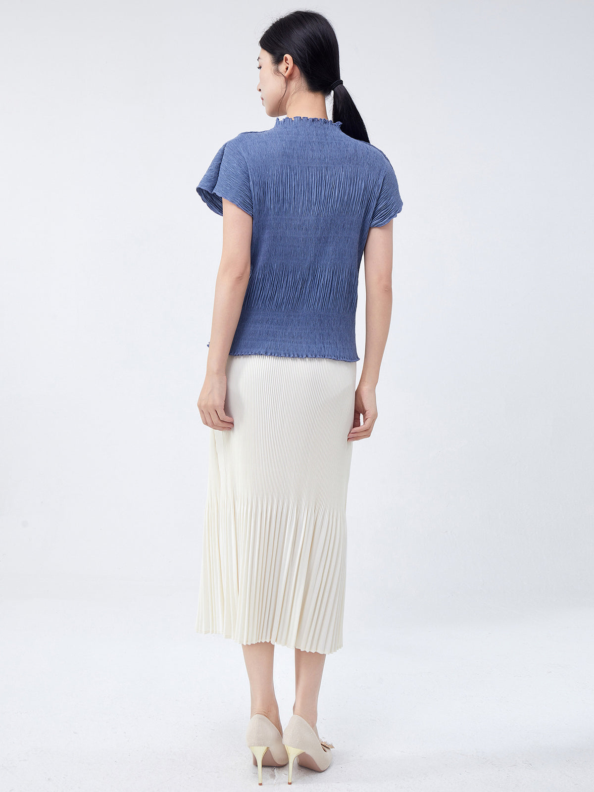 Miyake Short-Sleeve T-Shirt for Women, New Summer Style, Loose Fit, Solid Color, Simple and Elegant, Versatile Pullover Top, Stylish