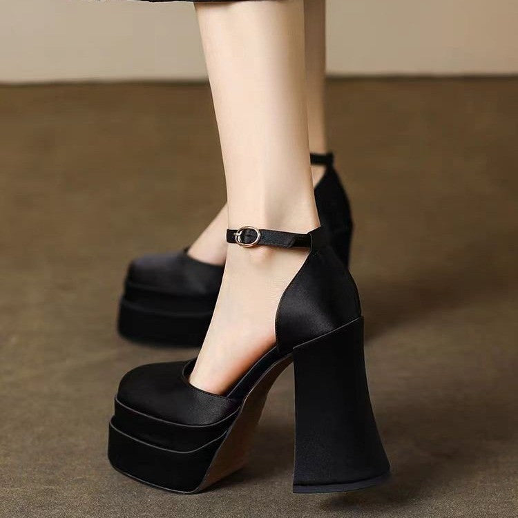 Not Tiring Feet Main Wedding Dress Wedding Shoes Artifact 2025 New Small Thick Heel Waterproof Platform High Heels Engagement Banquet Shoes