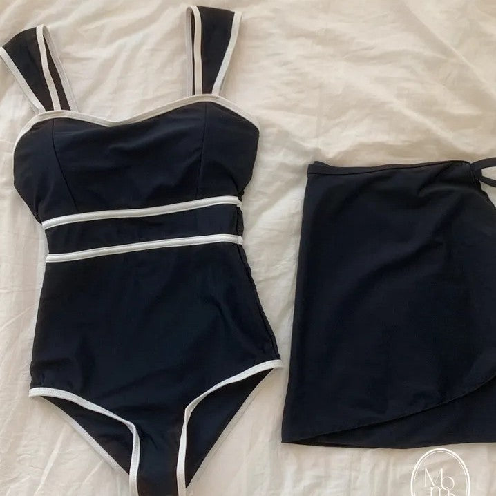 Women's Swimsuit 2026 New Style Black Strapless Triangle One-Piece Skirt-Style Two-Piece Set Conservative Slimming Tummy-Covering Small Bust Hot Spring