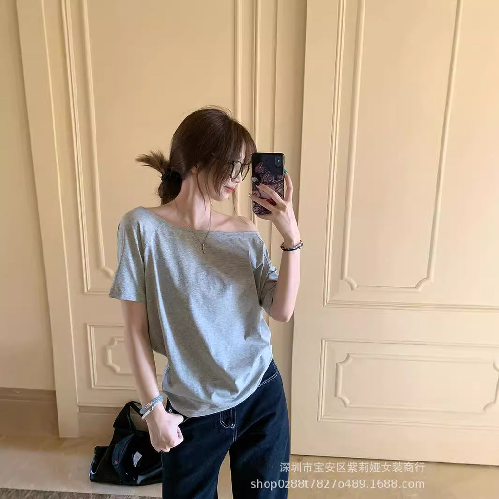 Designed Off-Shoulder Gray Short-Sleeved T-Shirt for Women, Loose Casual Simple Sloping Shoulder Black Top