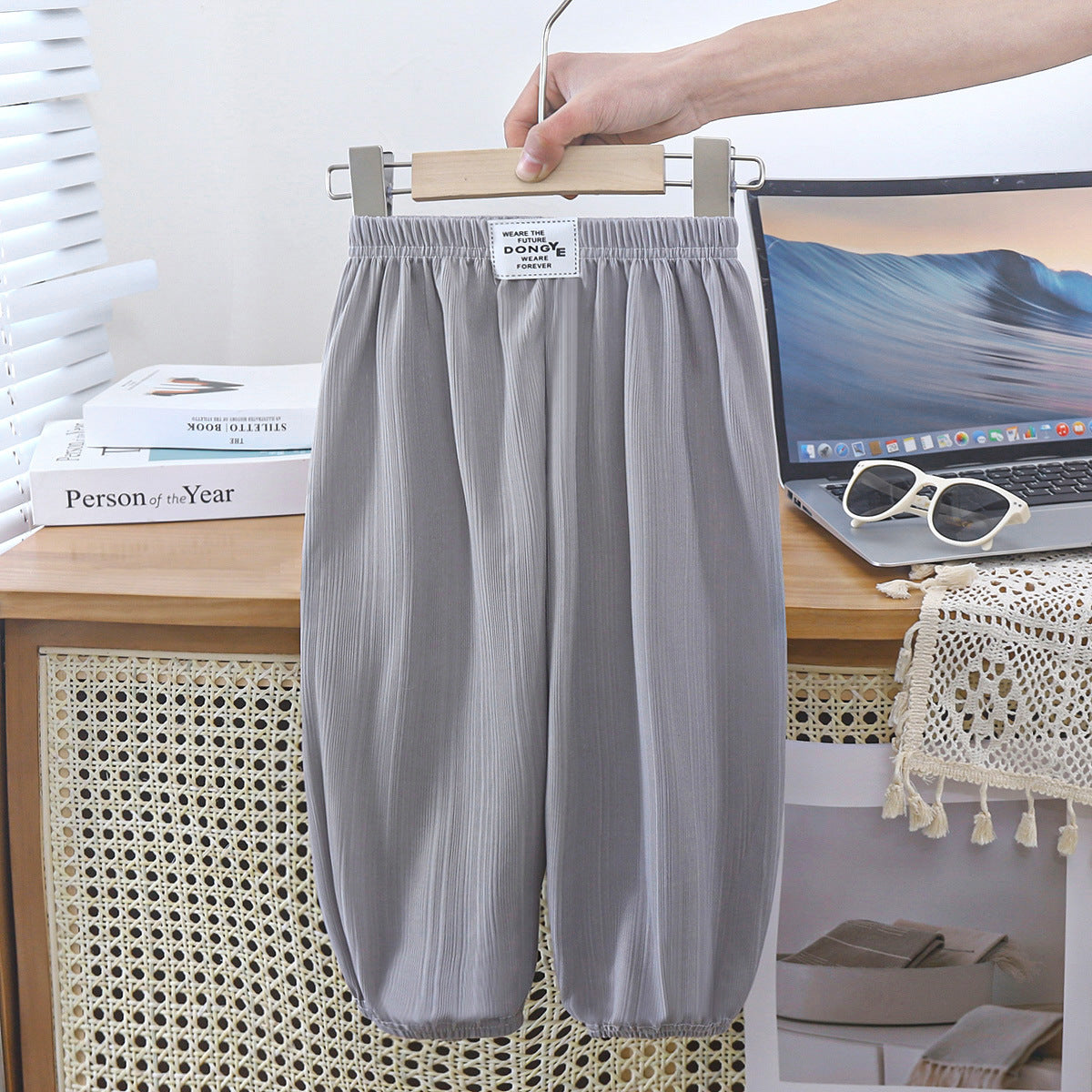 Children's Ice Silk Quick-drying Anti-mosquito Pants Girls Ultra-thin Air Conditioning Lantern Pants Summer Beach Pants Boys Black and White Paid Trousers